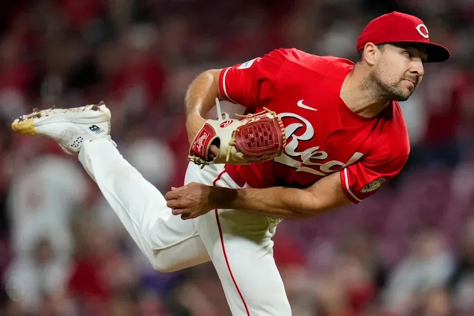 Cincinnati Reds pitcher Brock Burke (49). © Sam Greene/The Enquirer / USA TODAY NETWORK via Imagn Images